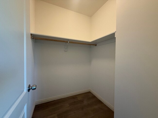 Building Photo - 2132