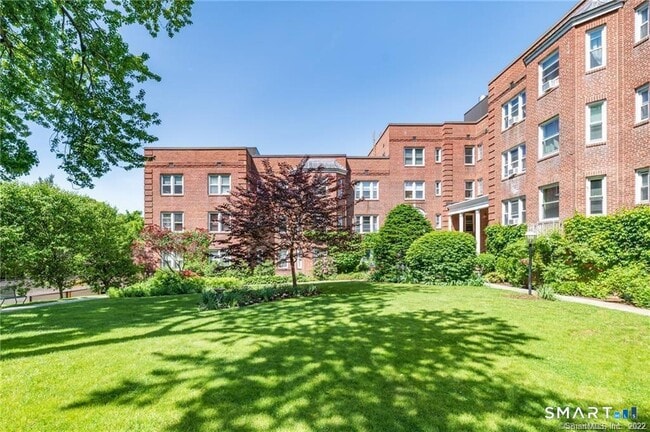 Building Photo - 70 Strawberry Hill Ave