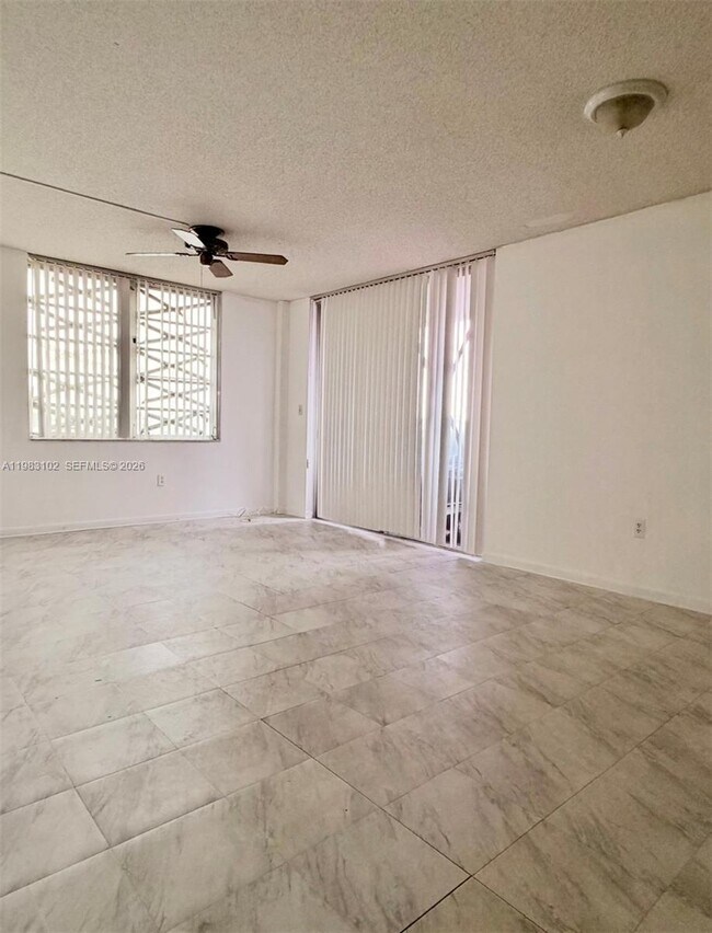 Building Photo - 13390 NE 7th Ave