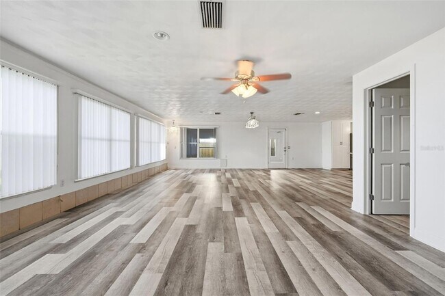 Building Photo - 6254 Alligator Lake Shore E