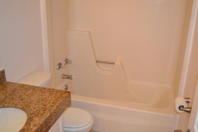 Building Photo - 528 Campbell Way