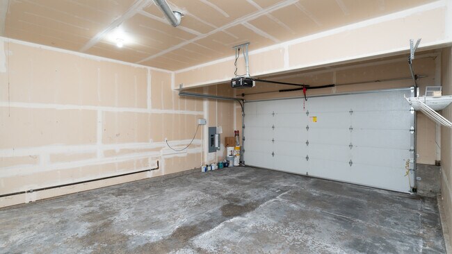 Building Photo - 9448 S 196 Pl