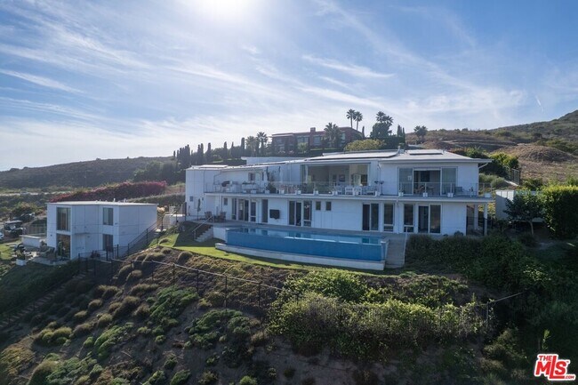 Building Photo - 28405 Via Acero