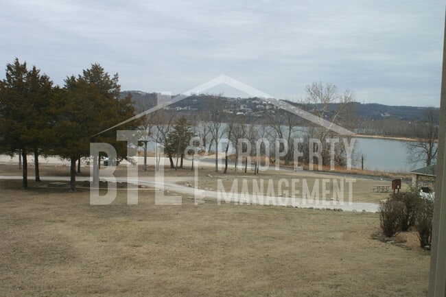 Building Photo - Lake Front! 2 Bedroom Condo in Hollister