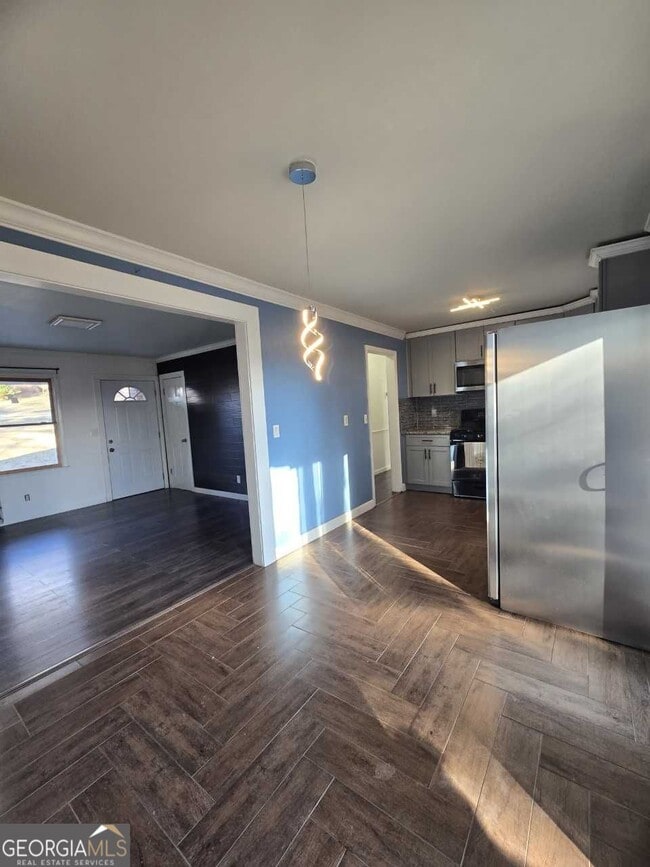 Building Photo - 707 Melrose Dr