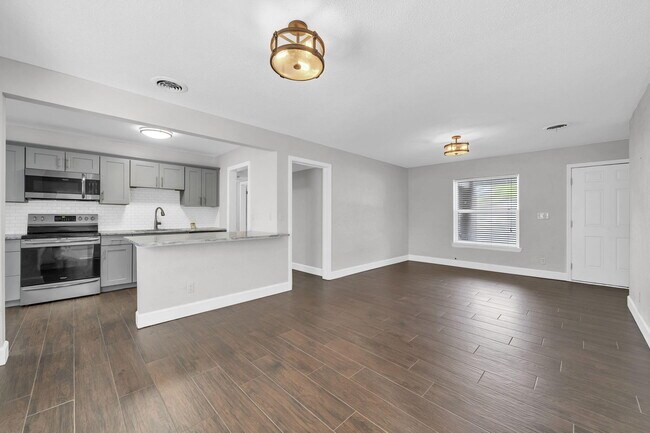 Building Photo - 358 Kepner Dr NE