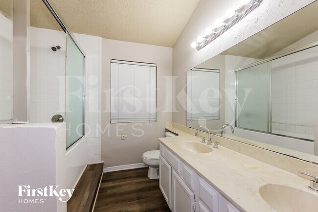 Building Photo - 208 Spanish Moss Dr