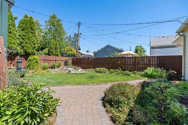 Building Photo - 2808 W Upton Ave