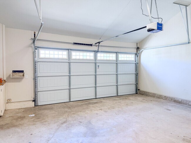 Building Photo - 2511 Monaco Dr