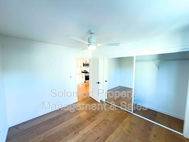 Building Photo - 3302 Avenida De Loyola