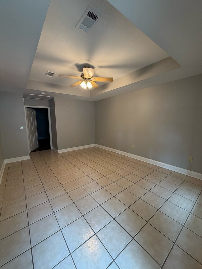 Building Photo - Crystal Lake Apartments