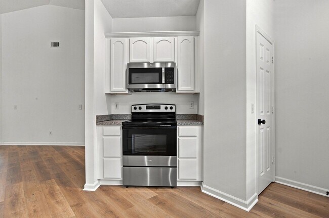 Building Photo - 13 Paddington Ln