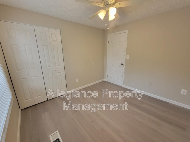 Building Photo - 7598 Springfield Hills Dr