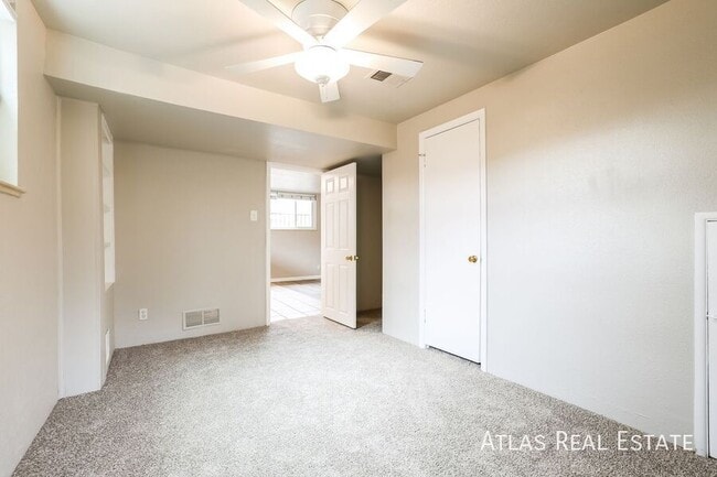 Building Photo - 2716 Grove St