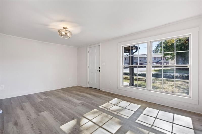 Building Photo - 24 E Iron Belt Rd SE