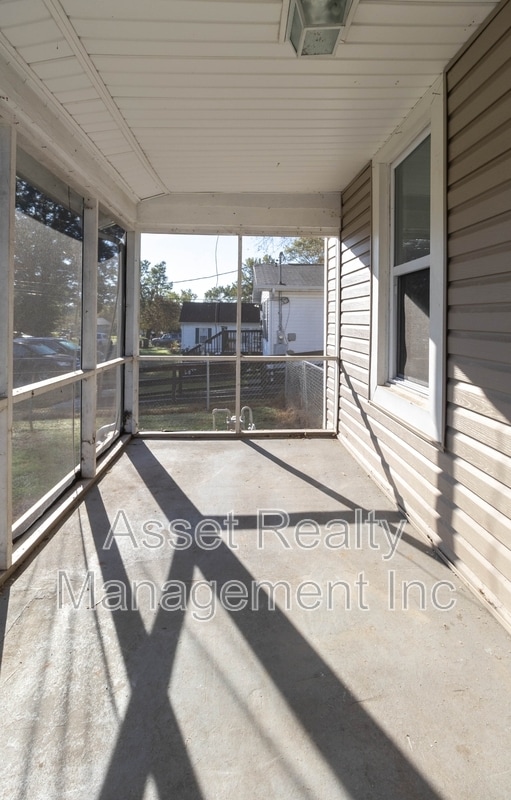 Building Photo - 3023 Rector St