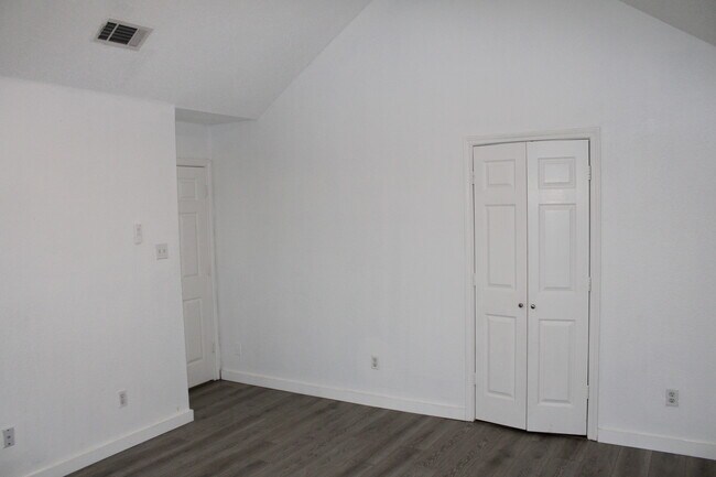 Bedroom 3 - 6005 Acapulco Dr