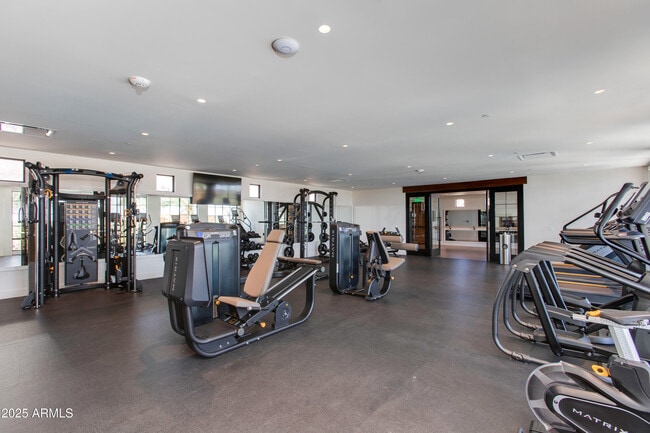 Building Photo - 5000 N Camelback Rdg Dr