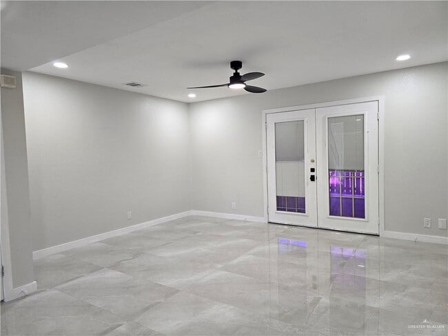 Building Photo - 16 Tori Ln