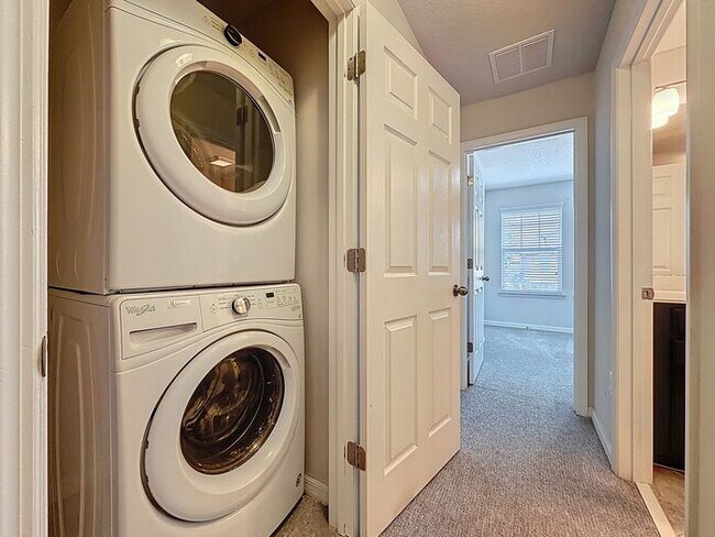 Building Photo - Spacious Townhome for Rent in Tapestry
