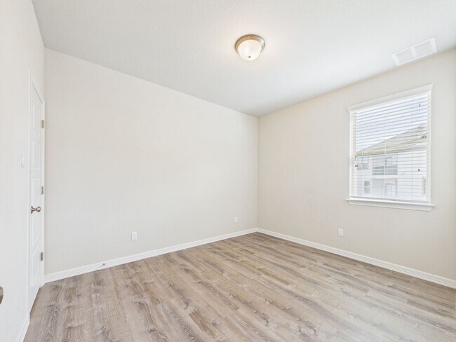 Building Photo - 2505 Meyer Cv