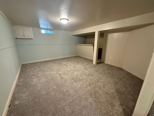 Building Photo - 4 bedroom home in Lowell Schools!