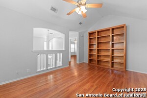 Building Photo - 122 Rimdale