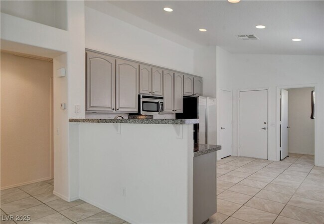 Building Photo - 11125 Gateview Ln