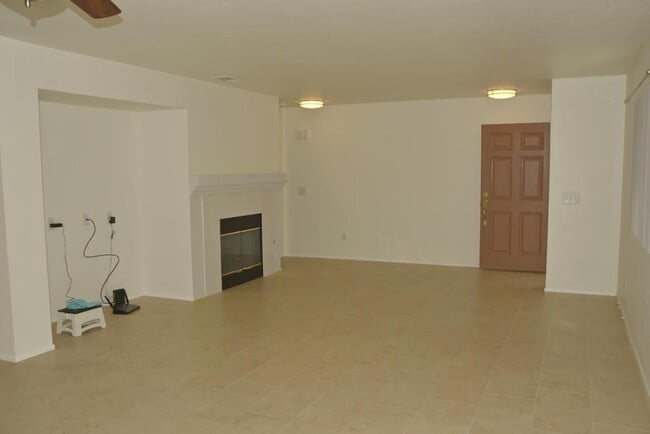 Building Photo - 13686 Sylvan Oaks St