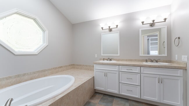 Building Photo - 23516 NE 22nd St