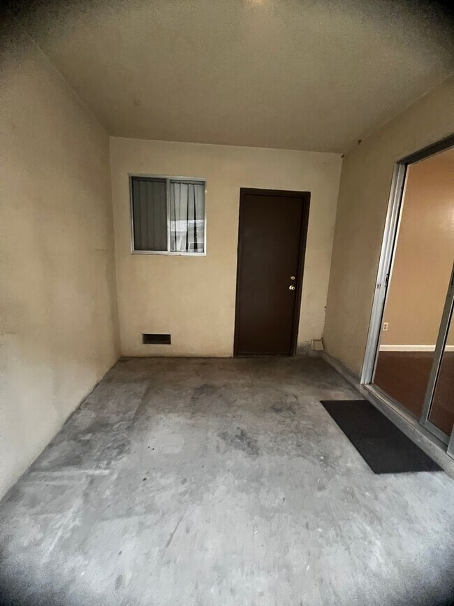 Building Photo - 1116 N Gem St