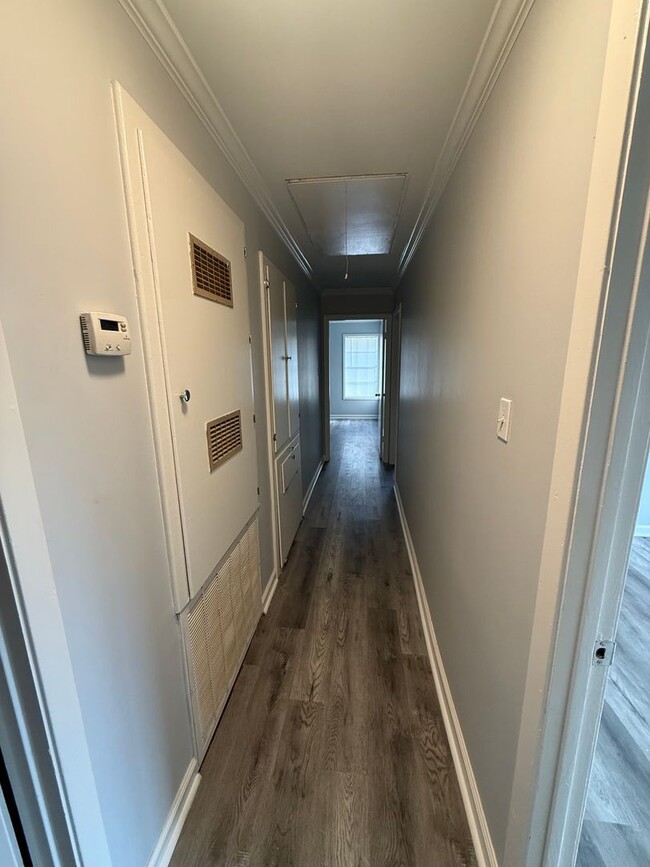 Building Photo - 4 Bed 2.5 Bath House