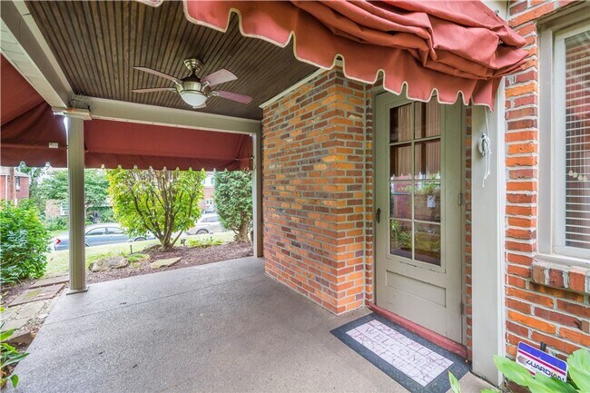 Building Photo - *Beautiful 2BD/2BA Single-Family Home Available in Brentwood*