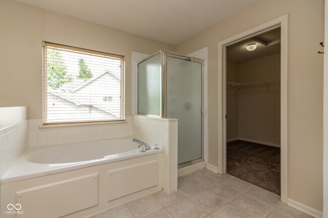 Building Photo - 12631 Geist Cove Dr