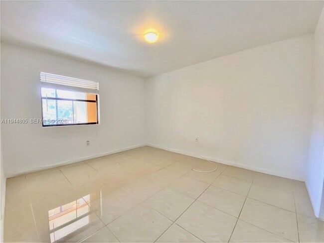 Building Photo - 10440 SW 156th Ct