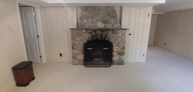 Building Photo - ***Please Respond Directly to the Online Listing, Calls May Not Be Returned***