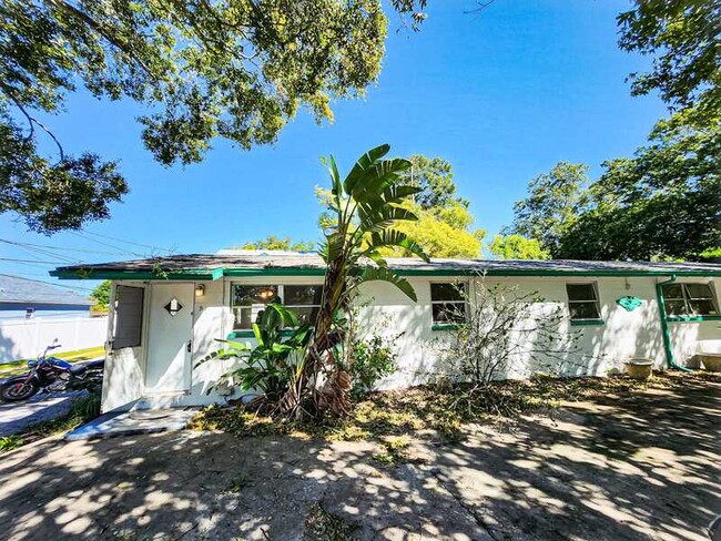 Building Photo - 2611 41st Ave N