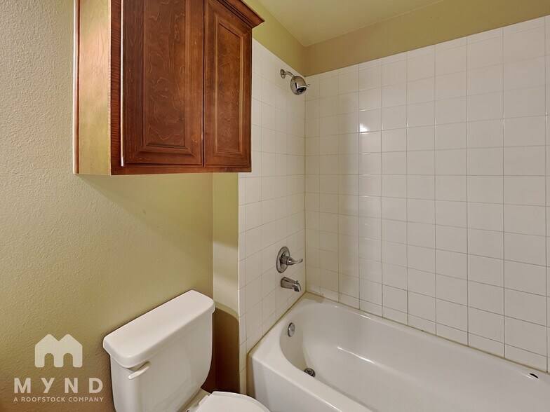 Building Photo - 902 Parkplace Rdg