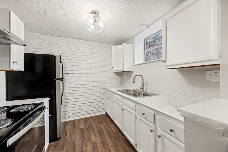 Building Photo - 562 Glenwood Ave