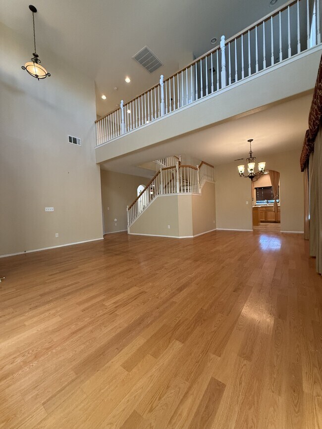 Building Photo - 12260 Primavera Way