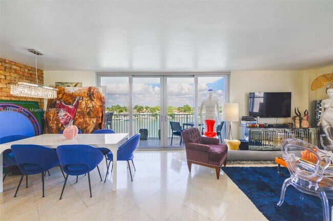 Building Photo - 5838 Collins Ave
