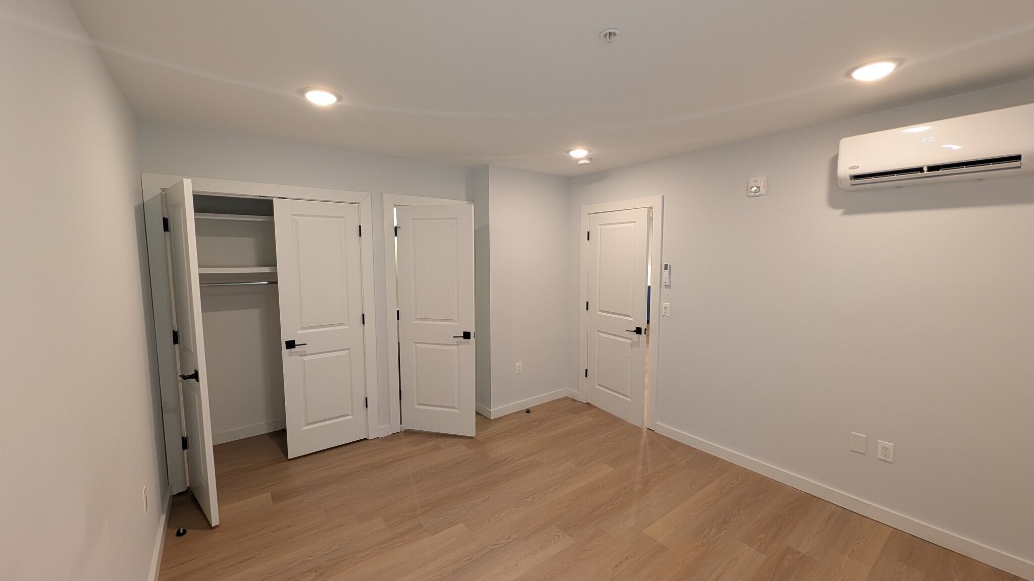 Building Photo - 55 Tunxis Ave