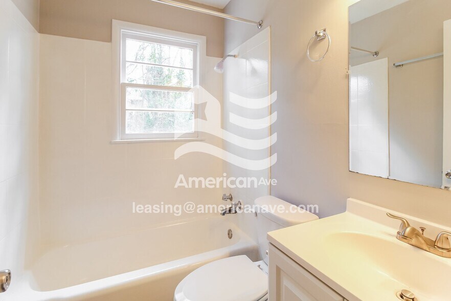 Building Photo - 1548 Buford Ave