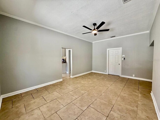 Building Photo - 1216 E 24th Ave