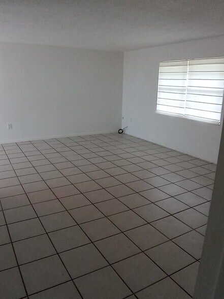 Building Photo - 8034 Orange Ave