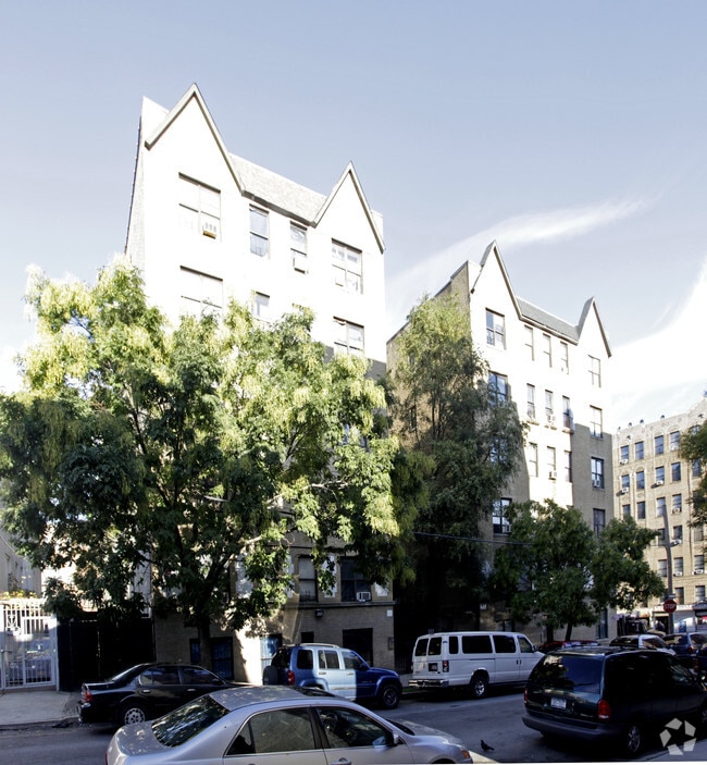 Primary Photo - 150-158 W Burnside Ave