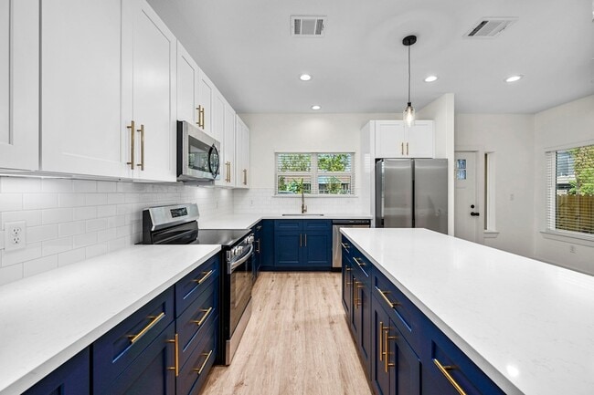 Building Photo - 5700 Elysian St