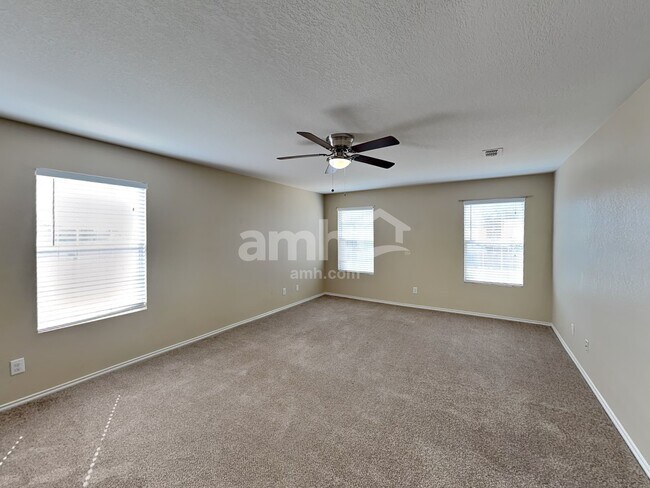 Building Photo - 148 Hinge Chase