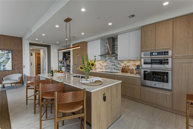 Building Photo - 275 1st Ave S