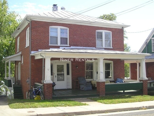 Primary Photo - 304 Old S High St